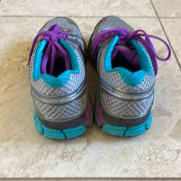 Brooks Running Shoes - Picture 5 of 8